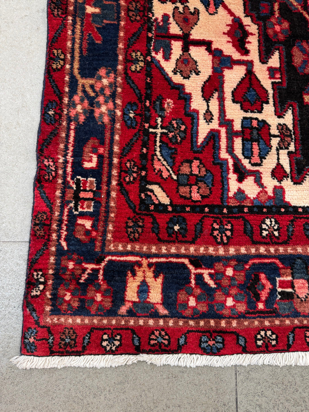 Persian rug - medallion