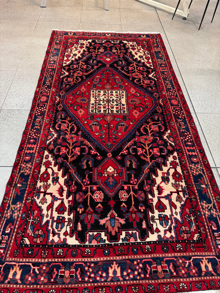 Persian rug - medallion