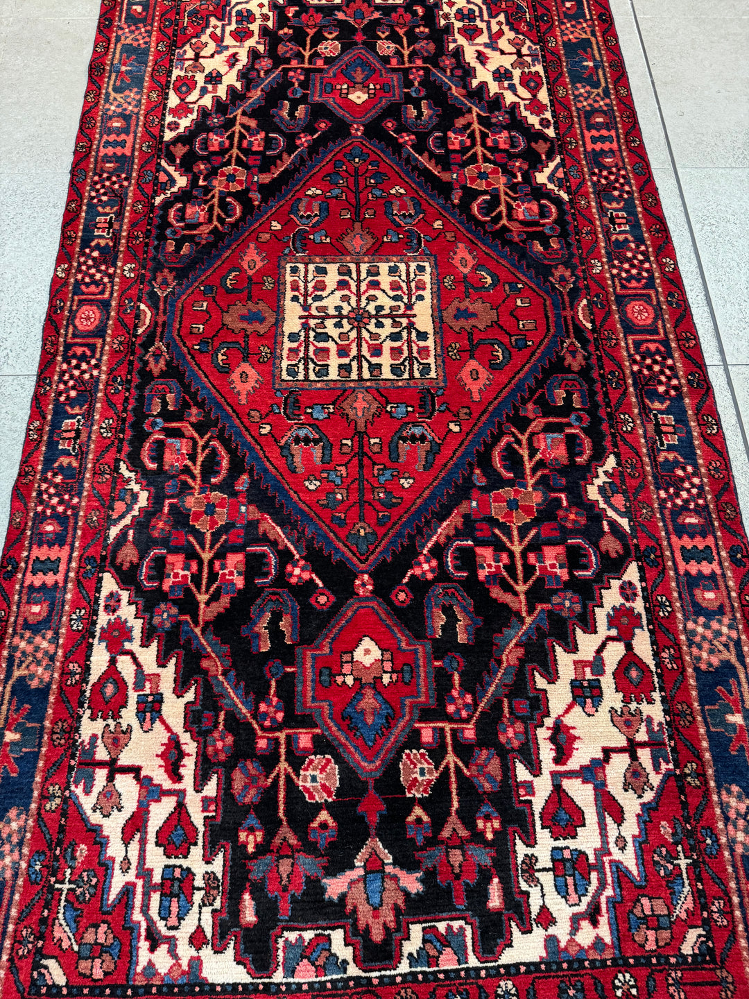 Persian rug - medallion