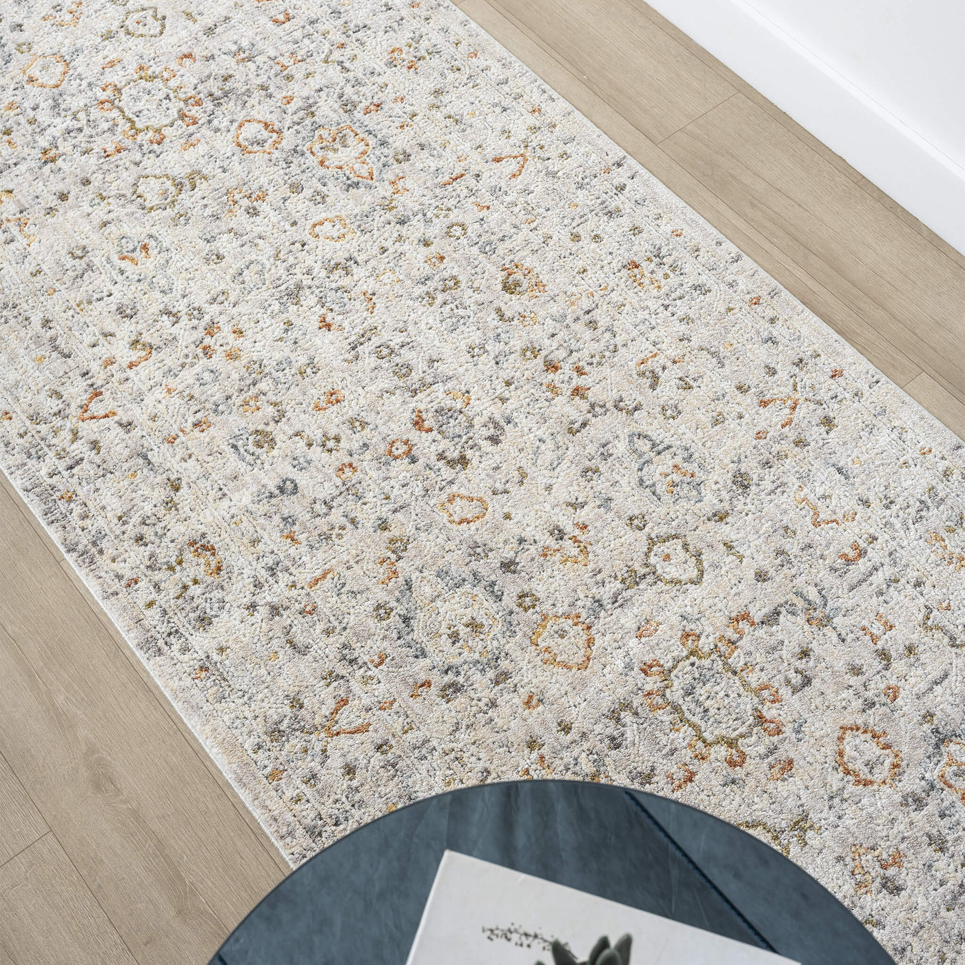 Alice 638 Ivory Runner