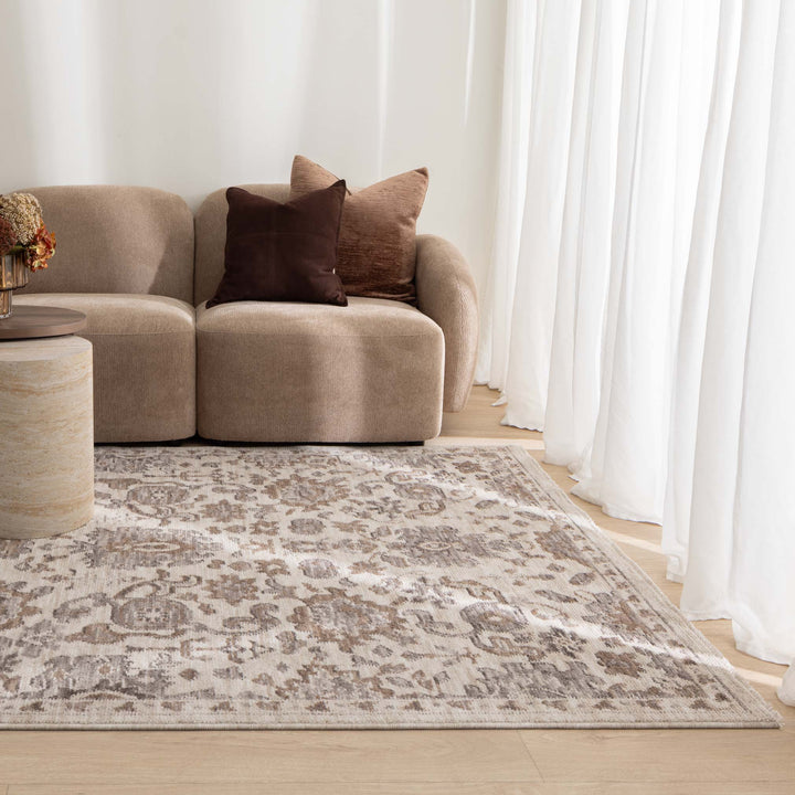 Shiraz Grey Beige Traditional Rug H108