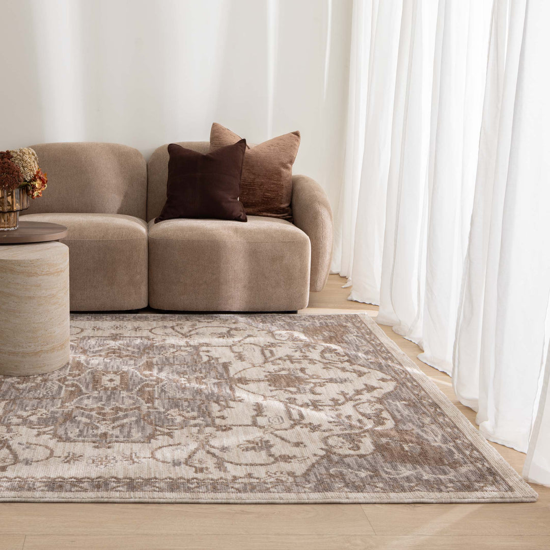 Shiraz Ivory Medallion Rug H115