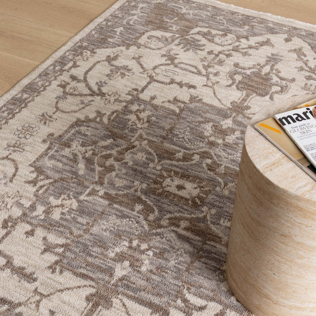 Shiraz Ivory Medallion Rug H115