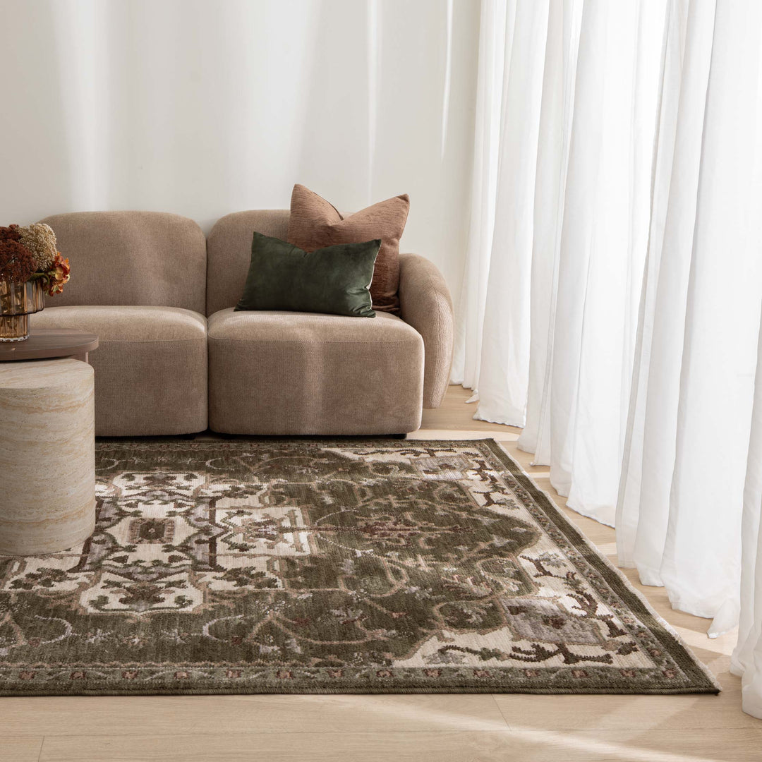 Shiraz Olive Green Medallion Rug H116