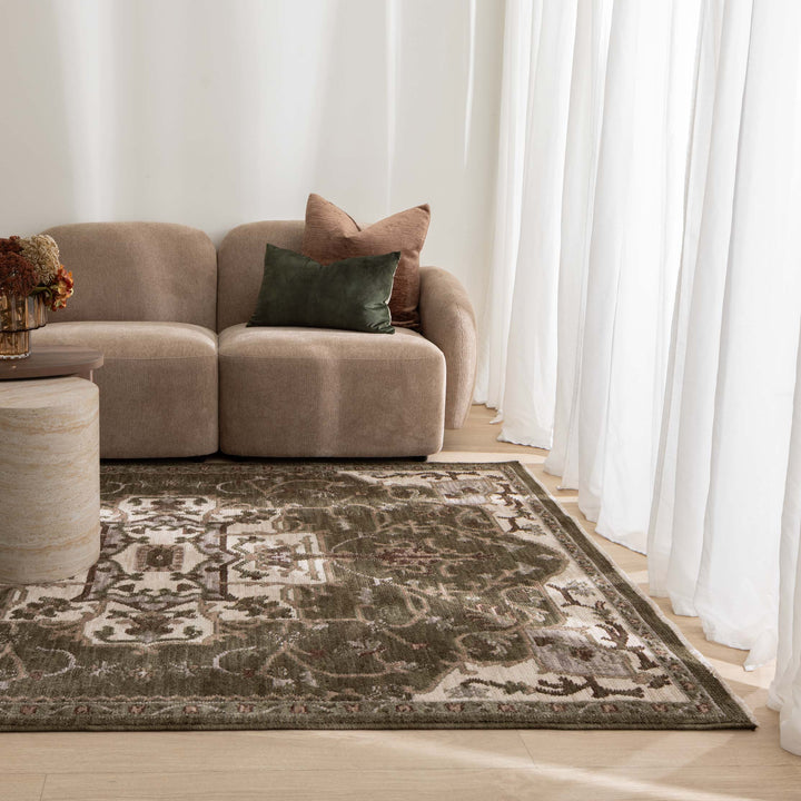 Shiraz Olive Green Medallion Rug H116