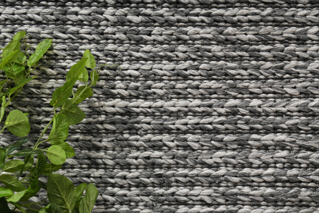 Nice Cue Charcoal Wool Blend Rug