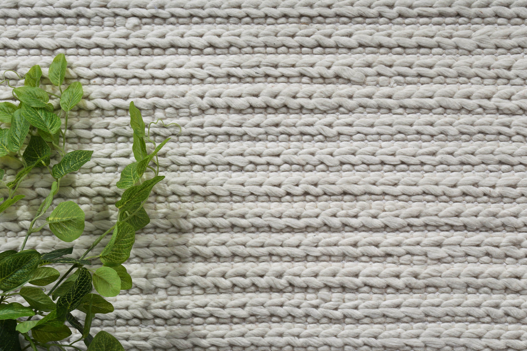 Nice Cue White Wool Blend Rug