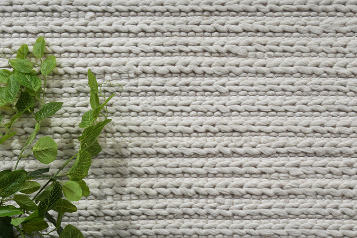 Nice Cue White Wool Blend Rug