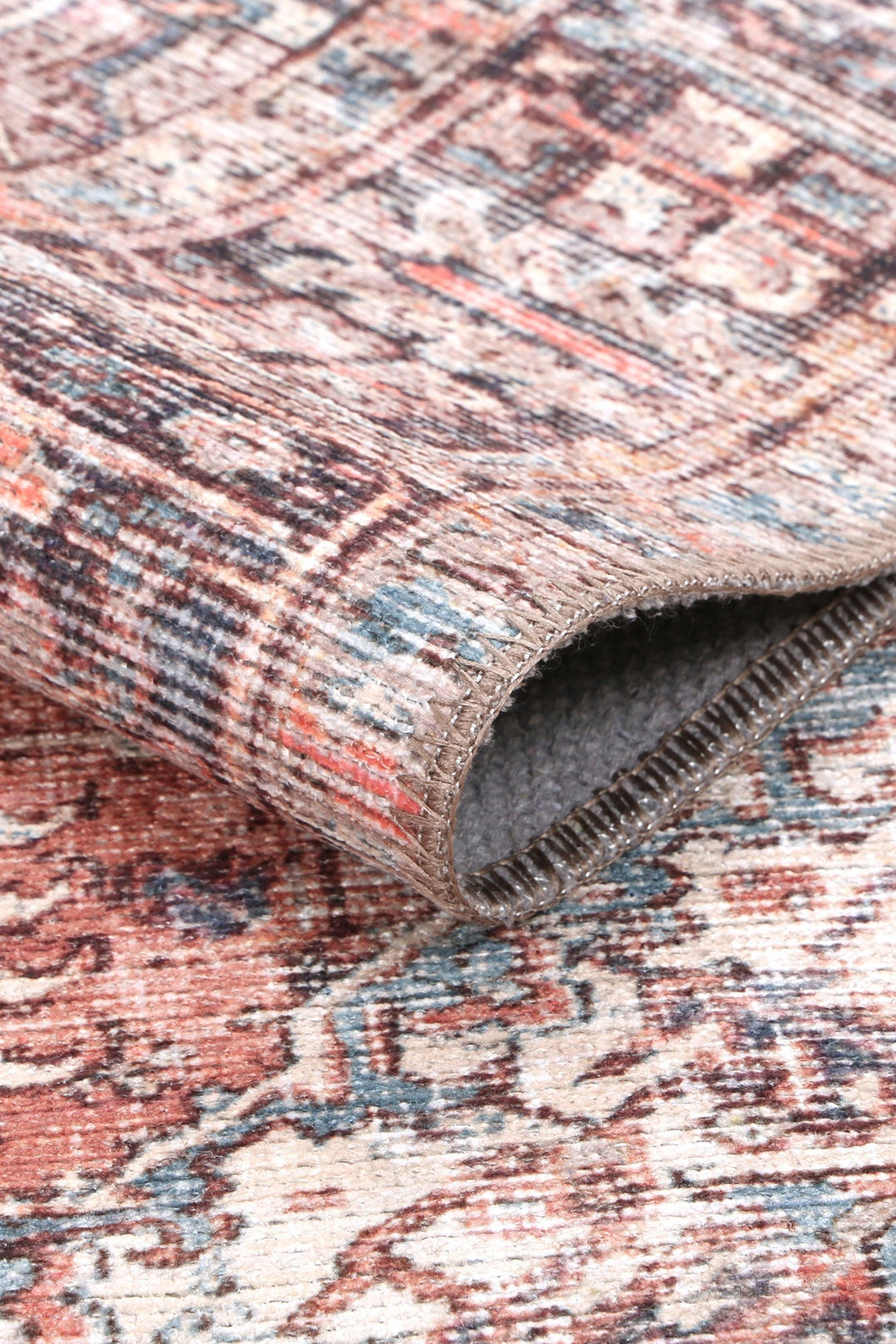 Hanna 61 Machine Washable Rug