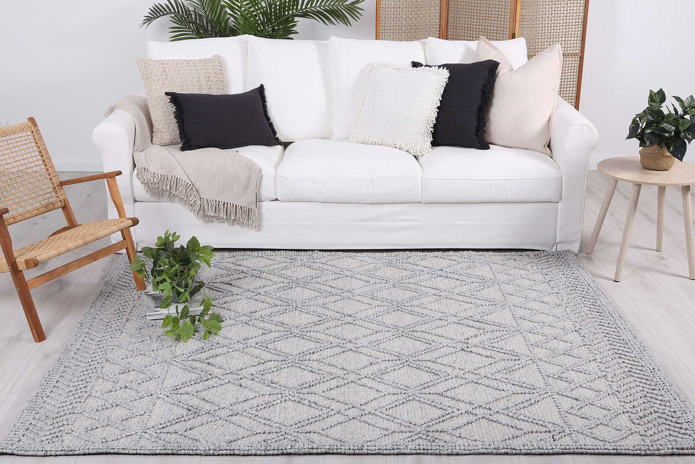 Hima Grey 23 Wool Blend Rug