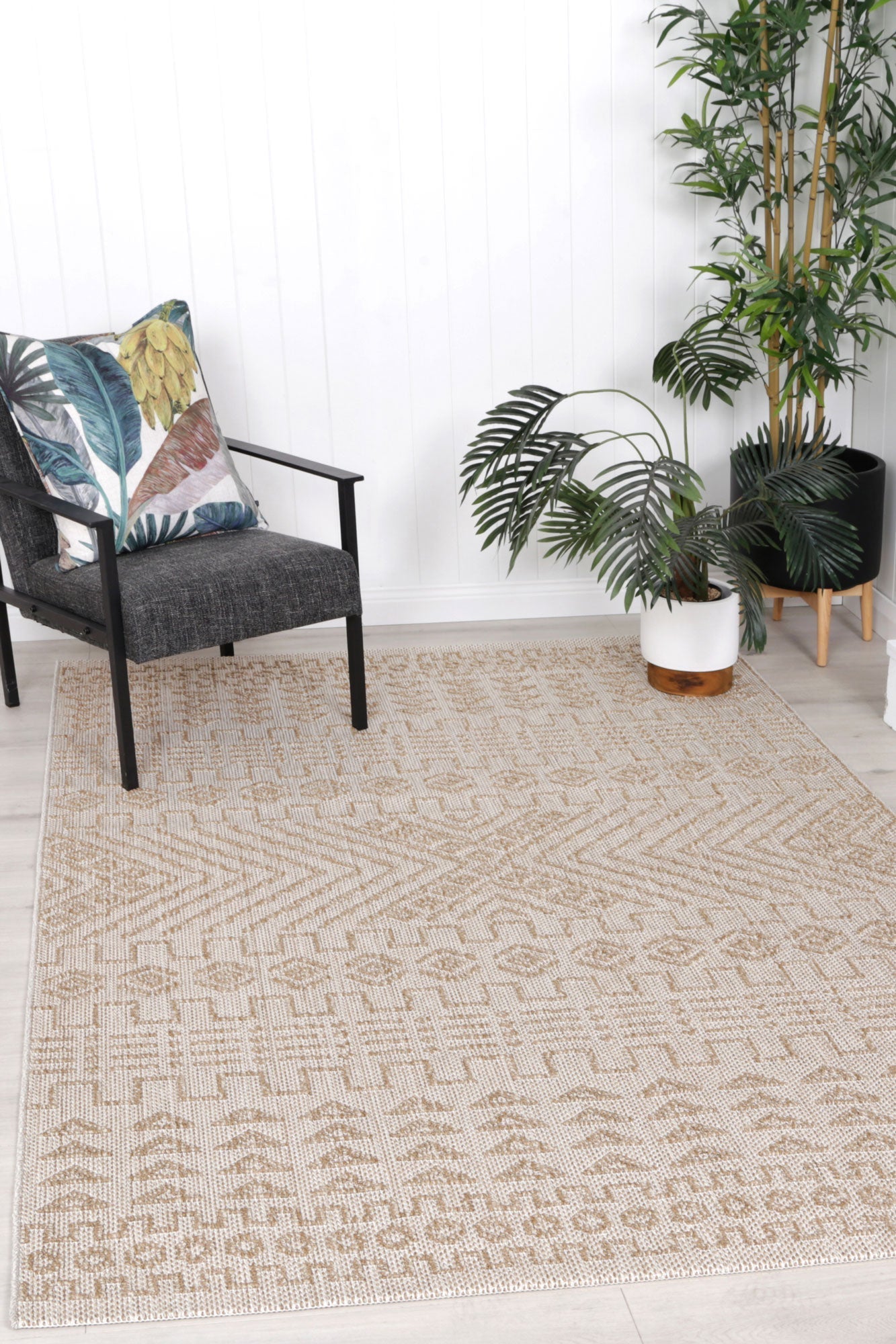 Fantasi 17 Indoor / Outdoor Beige Rug