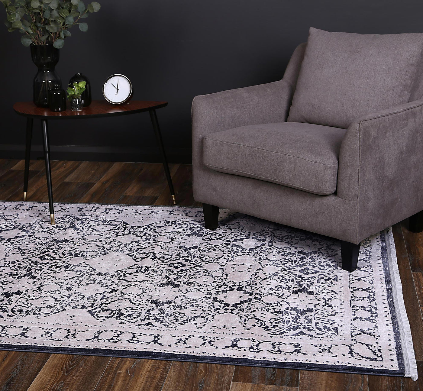 Rich 8 Navy Rug