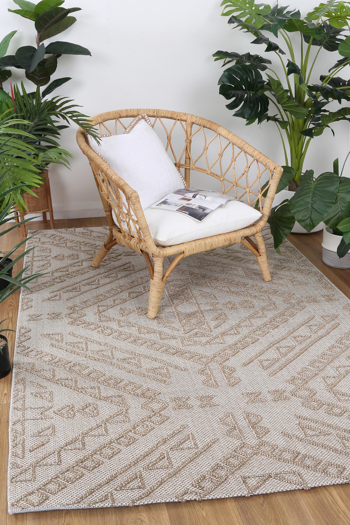 Victoria 6 Beige Flatweave Rug