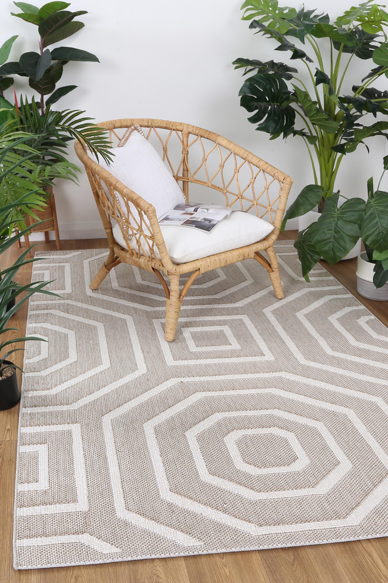 Victoria 8 Beige Flatweave Rug